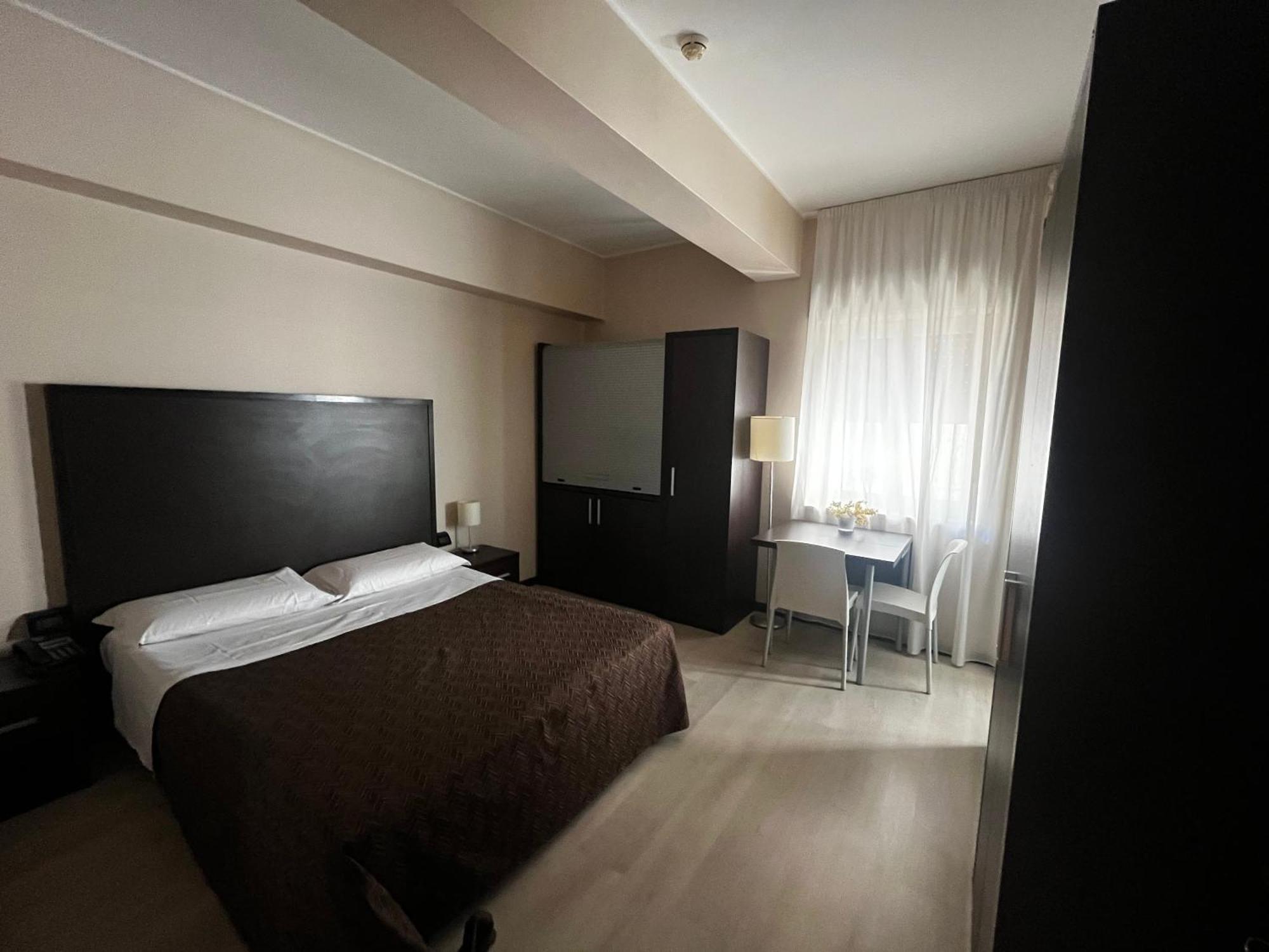 Guest House Residence Messina Bagian luar foto