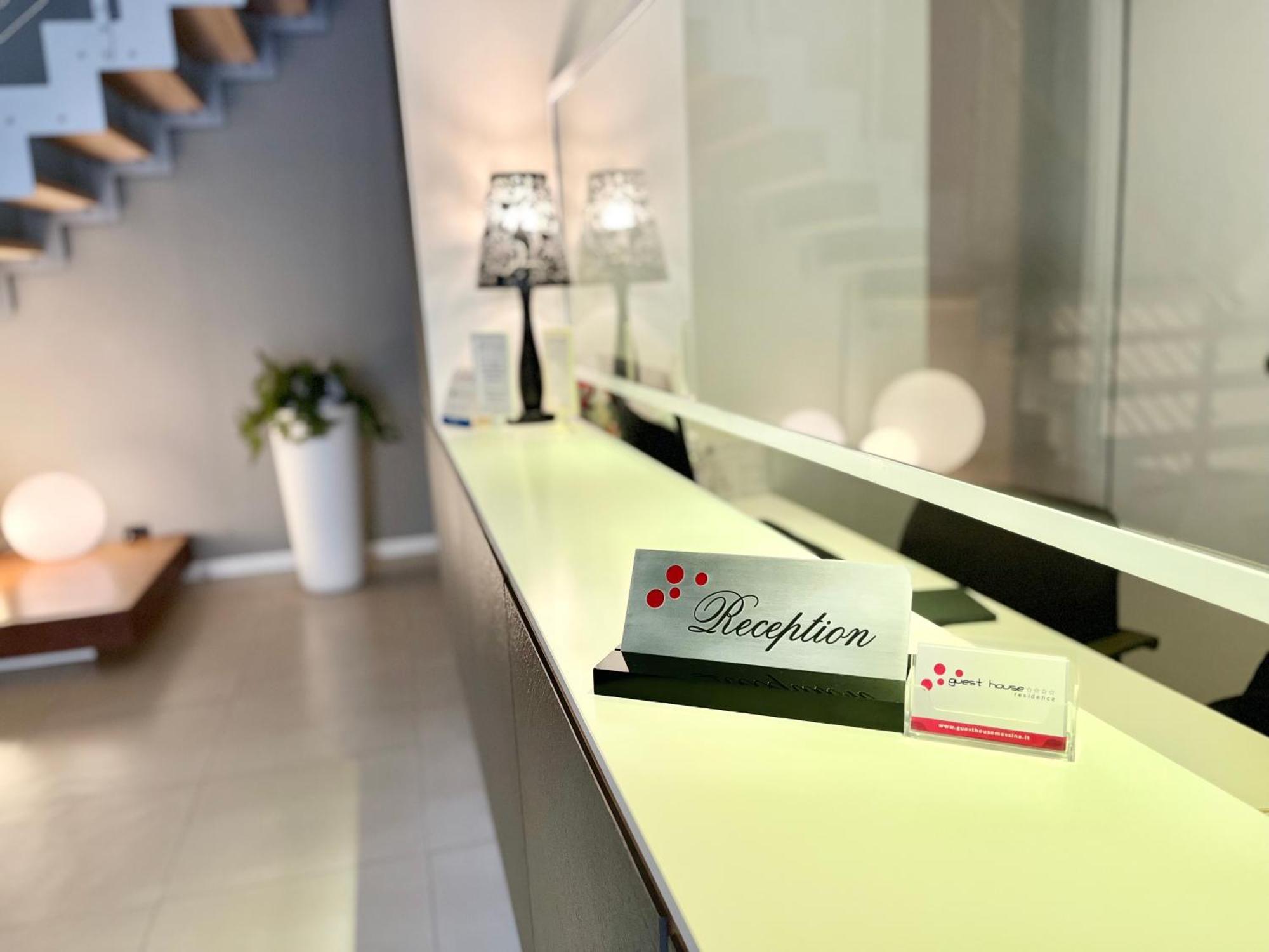 Guest House Residence Messina Bagian luar foto